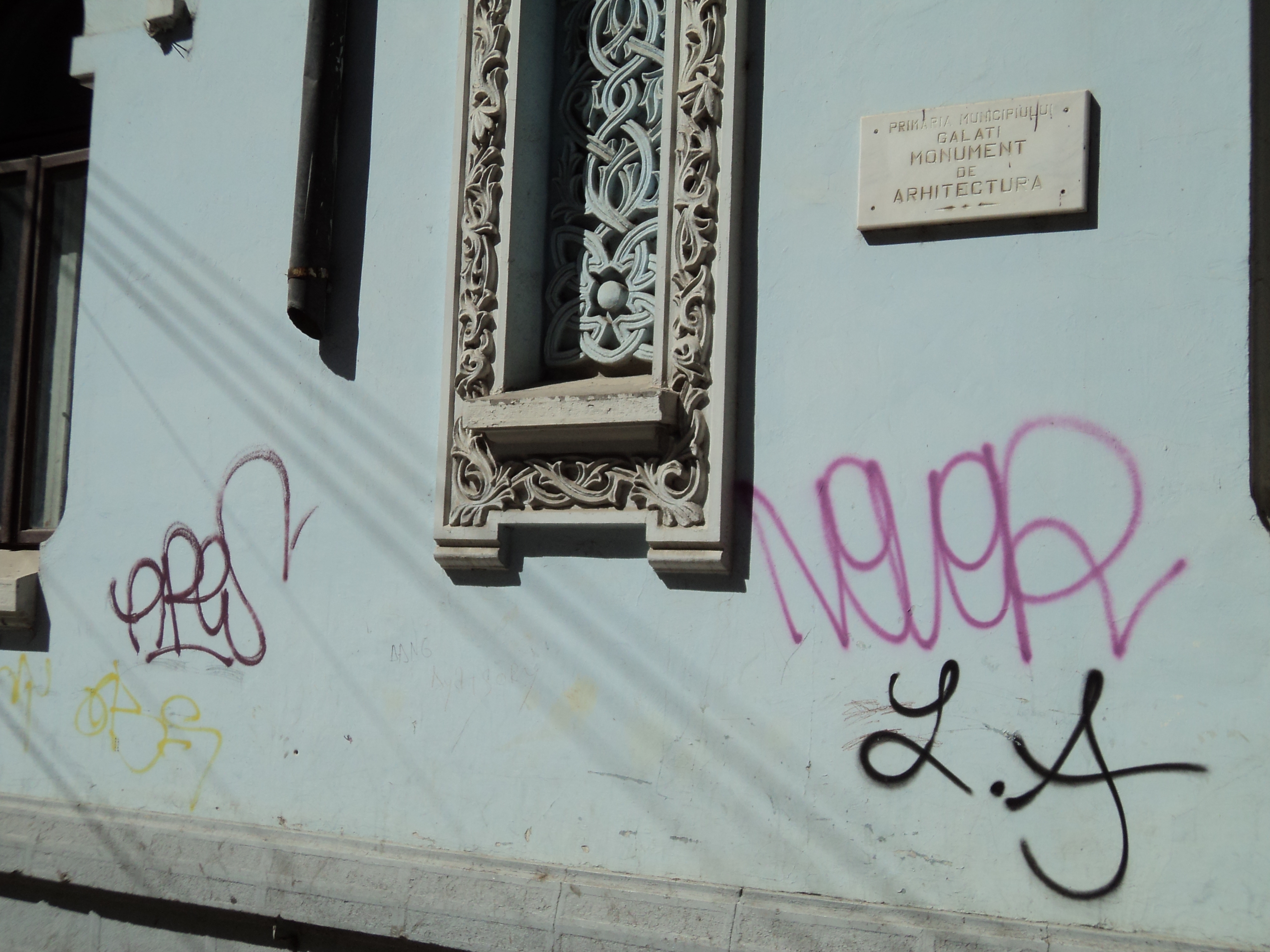 Campanie VL - "Să-ţi pese de Galaţi!": Vandalism cu pretenţii de artă