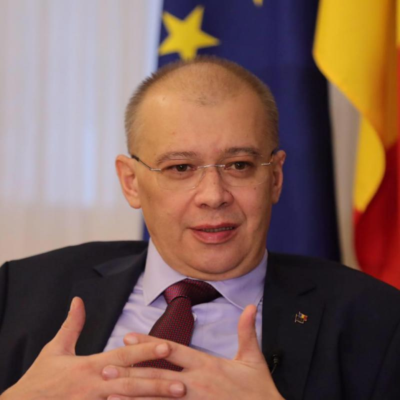 Turiști români, lăsați pe cont propriu în Cipru