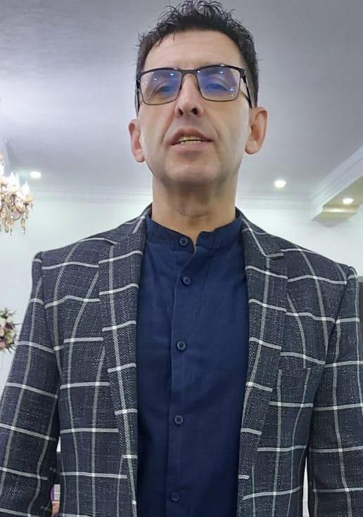 Cenaclul „Noduri şi Semne”. Eros botanic şi două săruturi