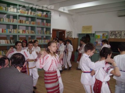 Inaugurarea Centrului de Documentare şi Informare la Şcoala Nr.  33 