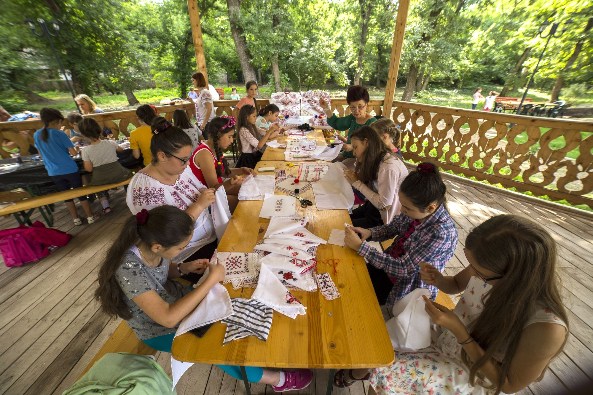 Cursuri de artă populară pentru copii, la Gârboavele. ÎNSCRIERI