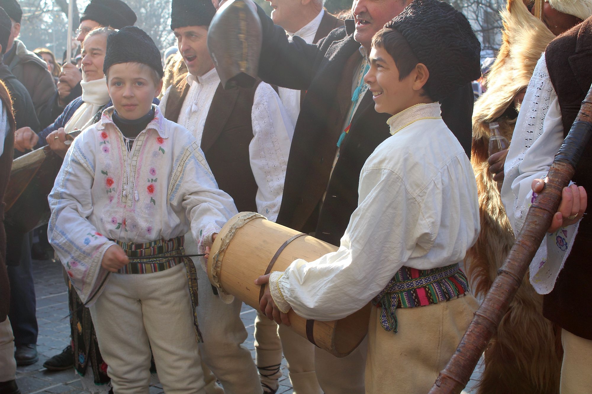 PLUGUȘOR 2017 | Araţi, fraţilor, că-i jale! (plug uşor pentru gălăţeni)