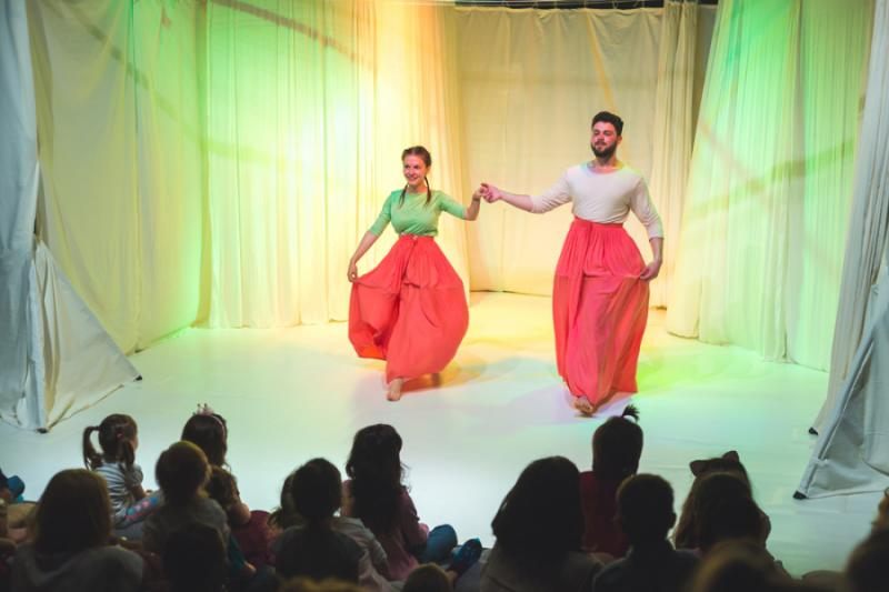 "De mână cu tine", pentru cei mai mici spectatori