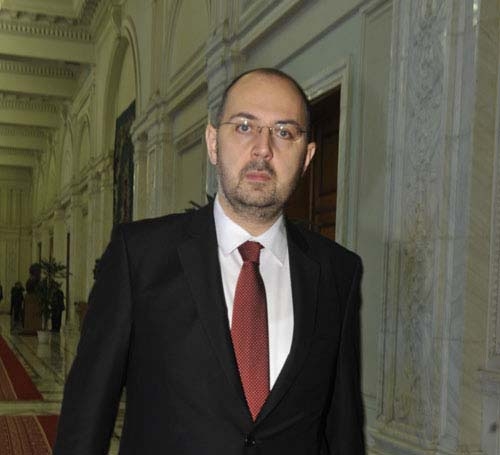 S-a ajuns la o înţelegere pentru noul Guvern/ Se semnează acordul UDMR-PSD-UNPR-PC