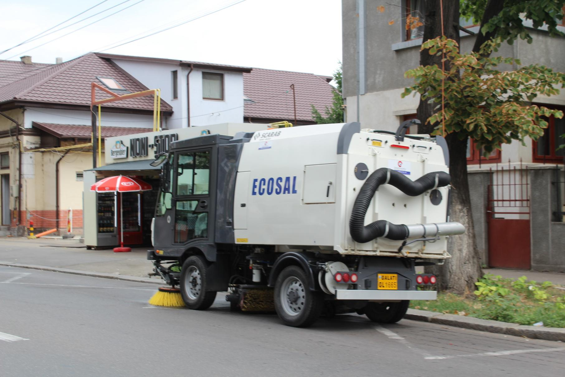 Angajaţii Ecosal acuză instituţia de discriminare