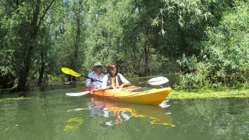 (FOTO&VIDEO) Cu caiacul, pe Siret, Prut şi Dunăre/ Sport şi recreere în natură