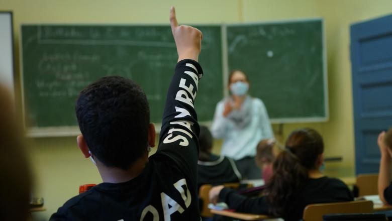 28 de profesori gălăţeni au rămas fără catedră