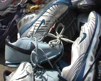 Copiii distrug produse contrafăcute