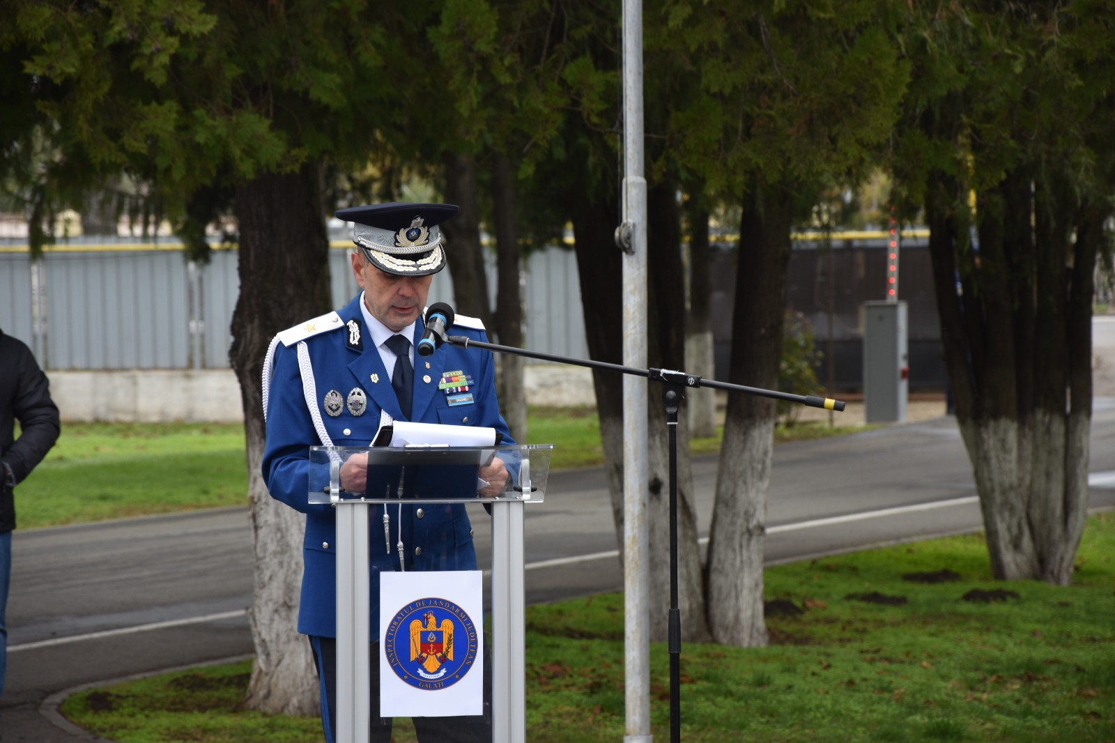 Florin Simionel, omul din spatele uniformei