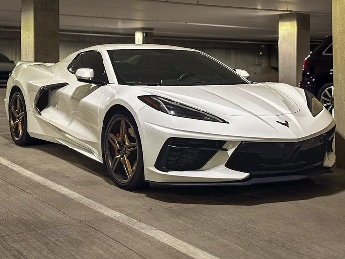 Tot ce trebuie să știi despre diferențele esențiale dintre Corvette și Corvette C8, explicat clar