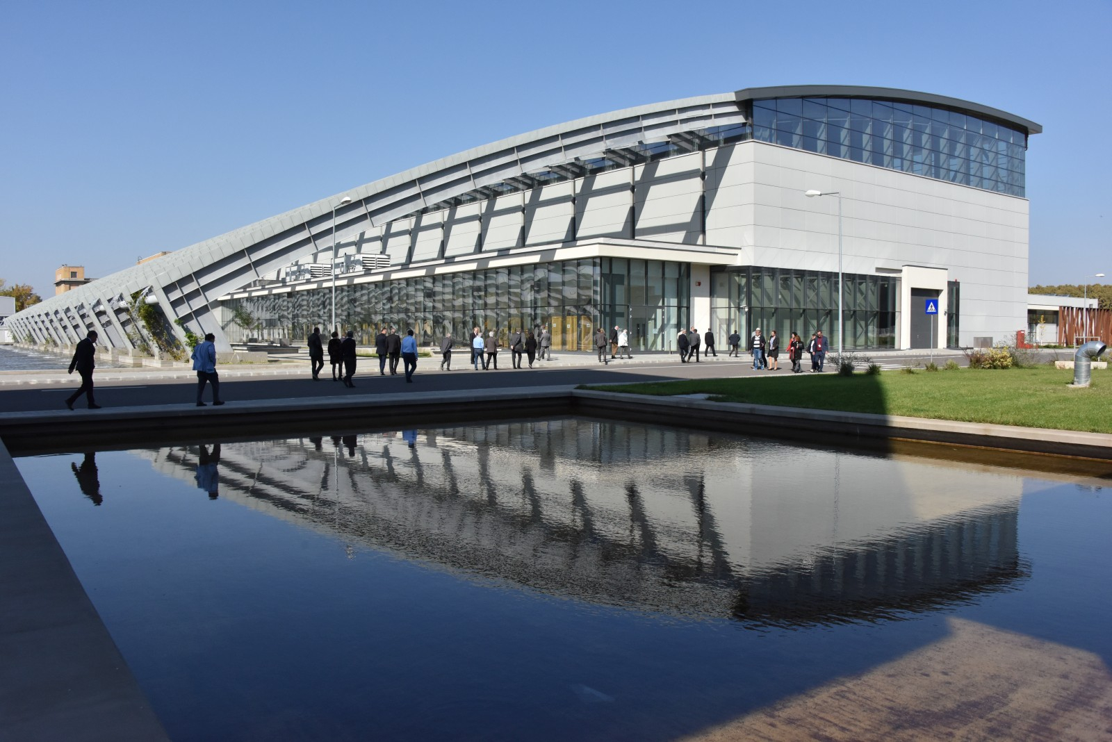 Transformarea luminii în materie, experimentată la Măgurele