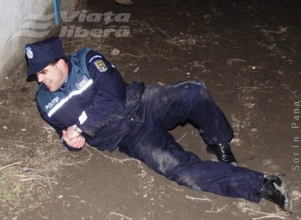 Poliţistul, erou sau infractor?