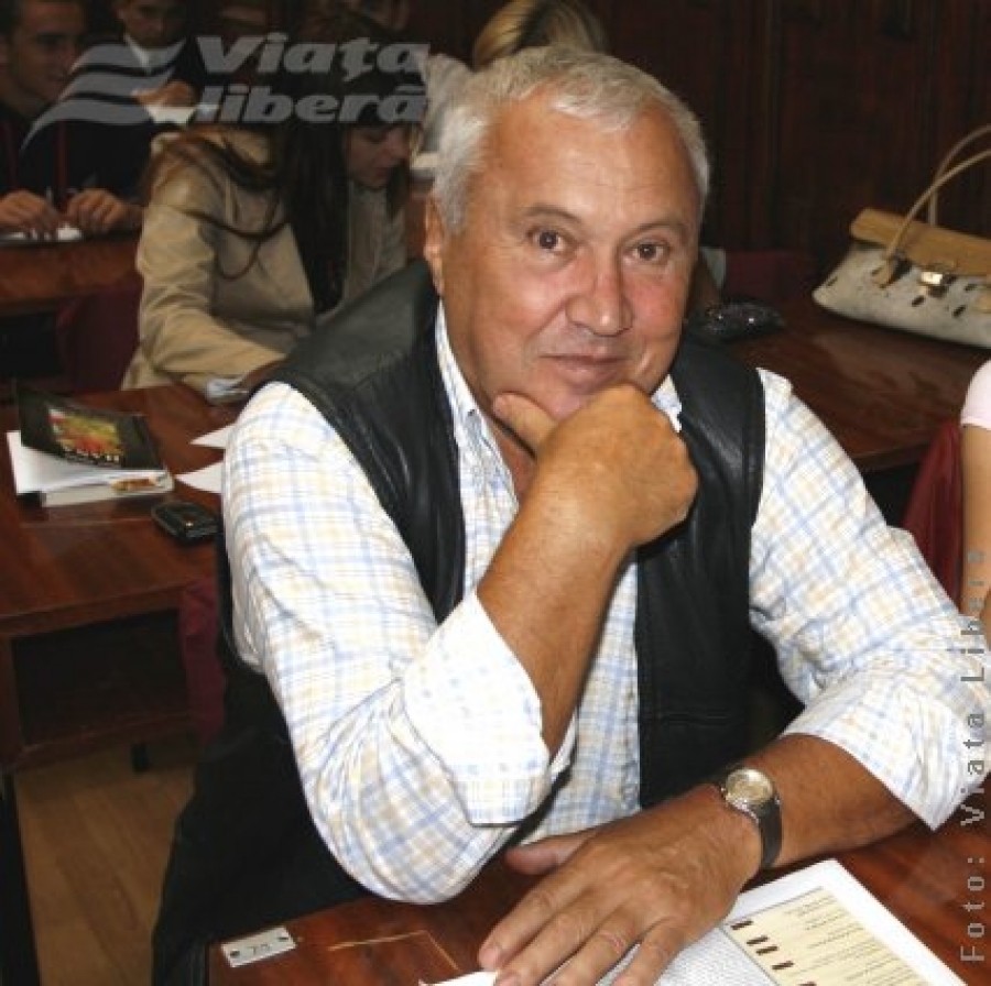Un romancier gălăţean, la aniversare - La mulţi ani, Constantin Vremuleţ!