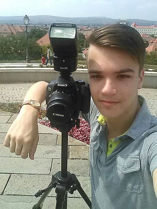 Un elev de 15 ani, între şcoală şi pasiunea pentru fotografie 