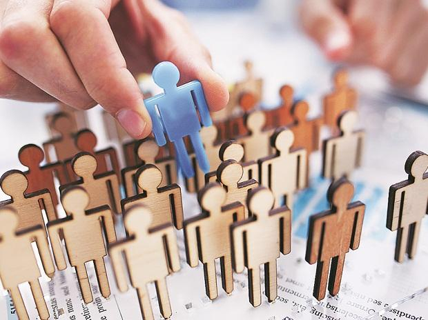 Peste 34.000 de locuri de muncă au rămas vacante