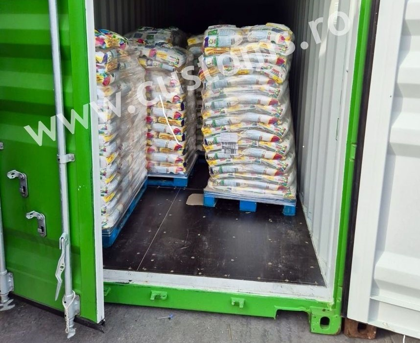 77 de tone de detergent contrafăcut importat de o firmă din Galaţi