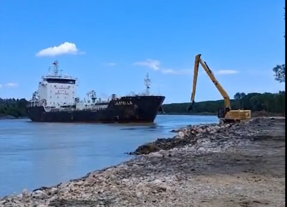Canalul Sulina, blocat parțial de o navă care venea spre Galați