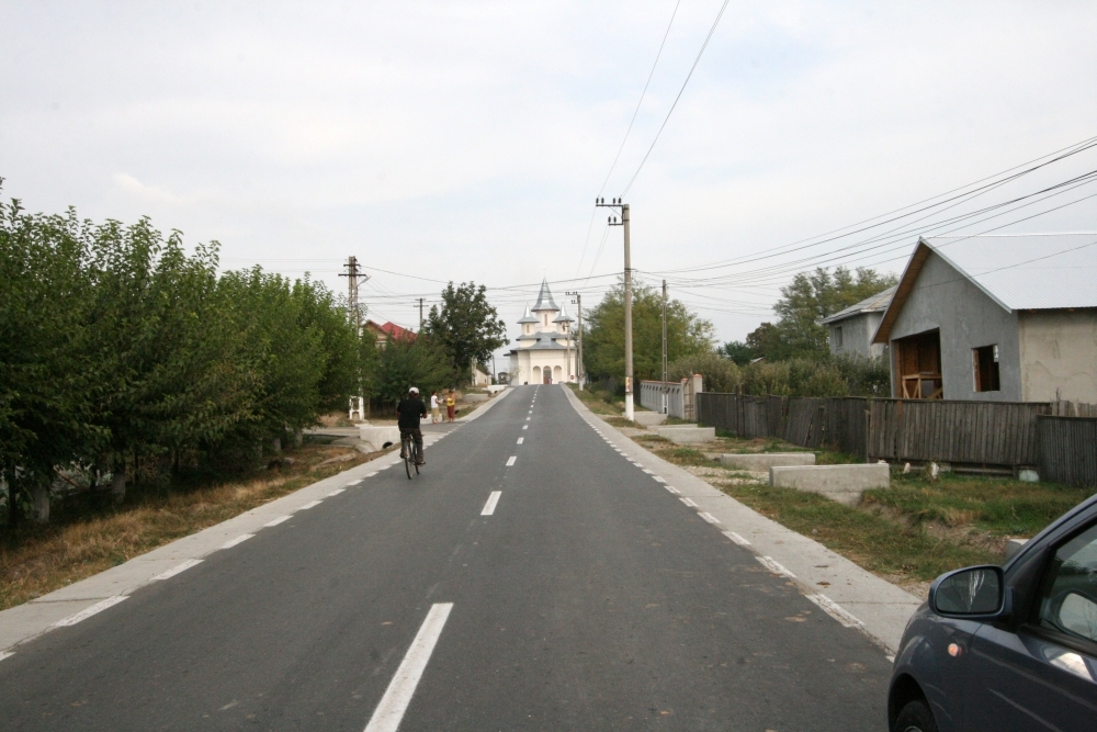 Comuna Umbrăreşti a renăscut din propria-i cenuşă