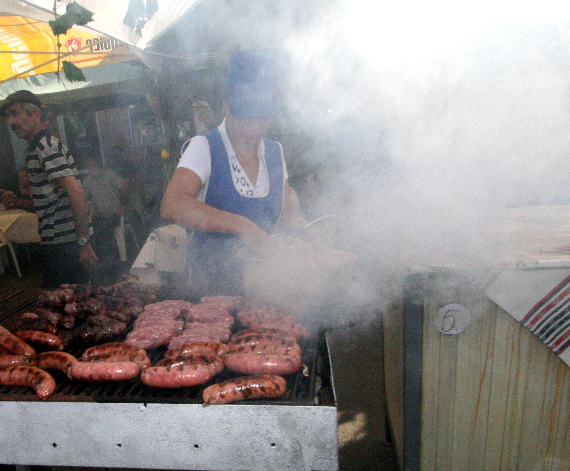 Grătarele nu s-au stins uşor, la Târgul de Toamnă