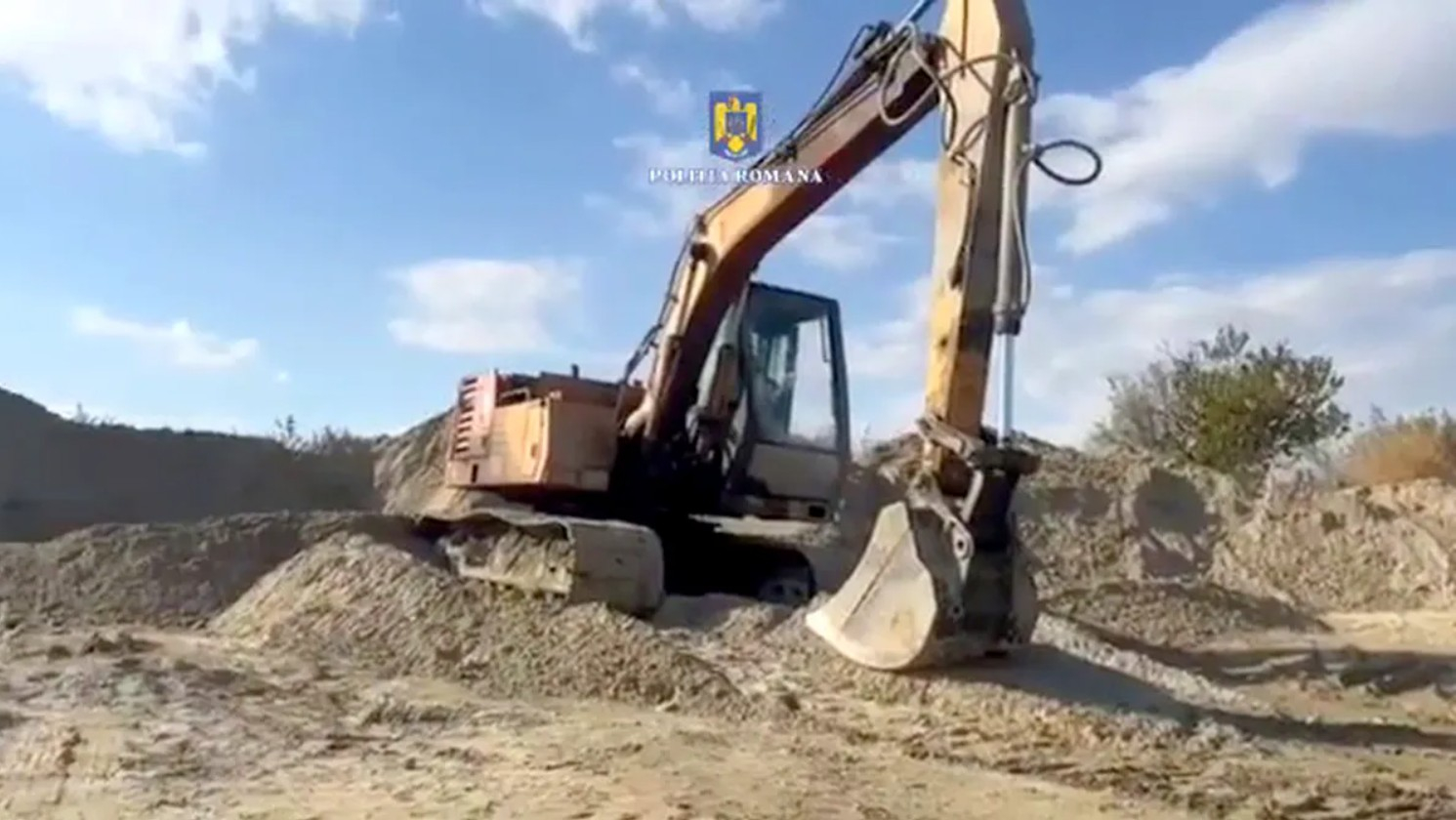 Cum scapă basma curată cei care sapă ilegal în albia Siretului