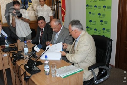 Valuri de fonduri europene pentru apa românească 