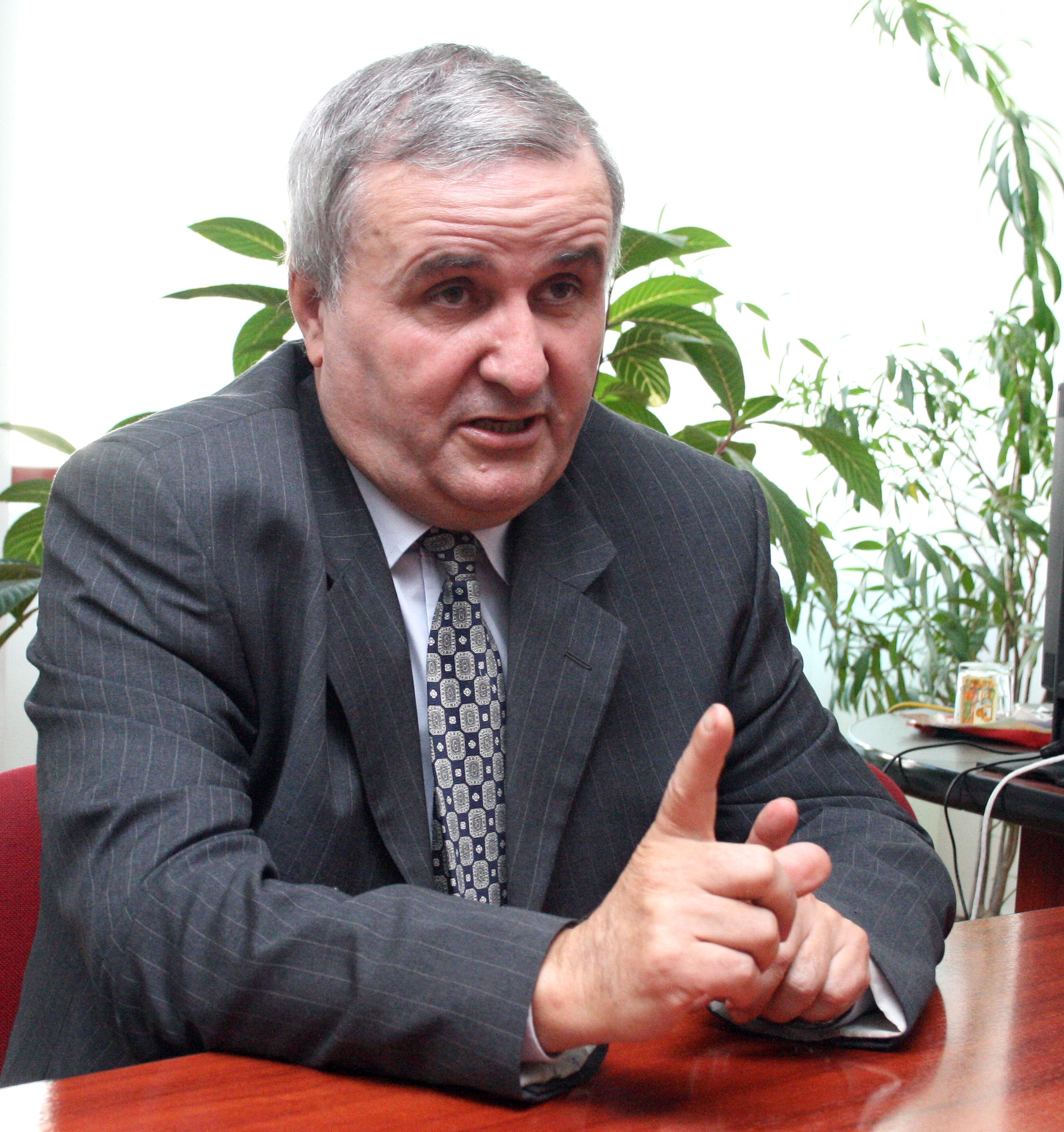 Vezi cum s-a tărăgănat timp de un an reabilitatea clădirii CNVA-ului