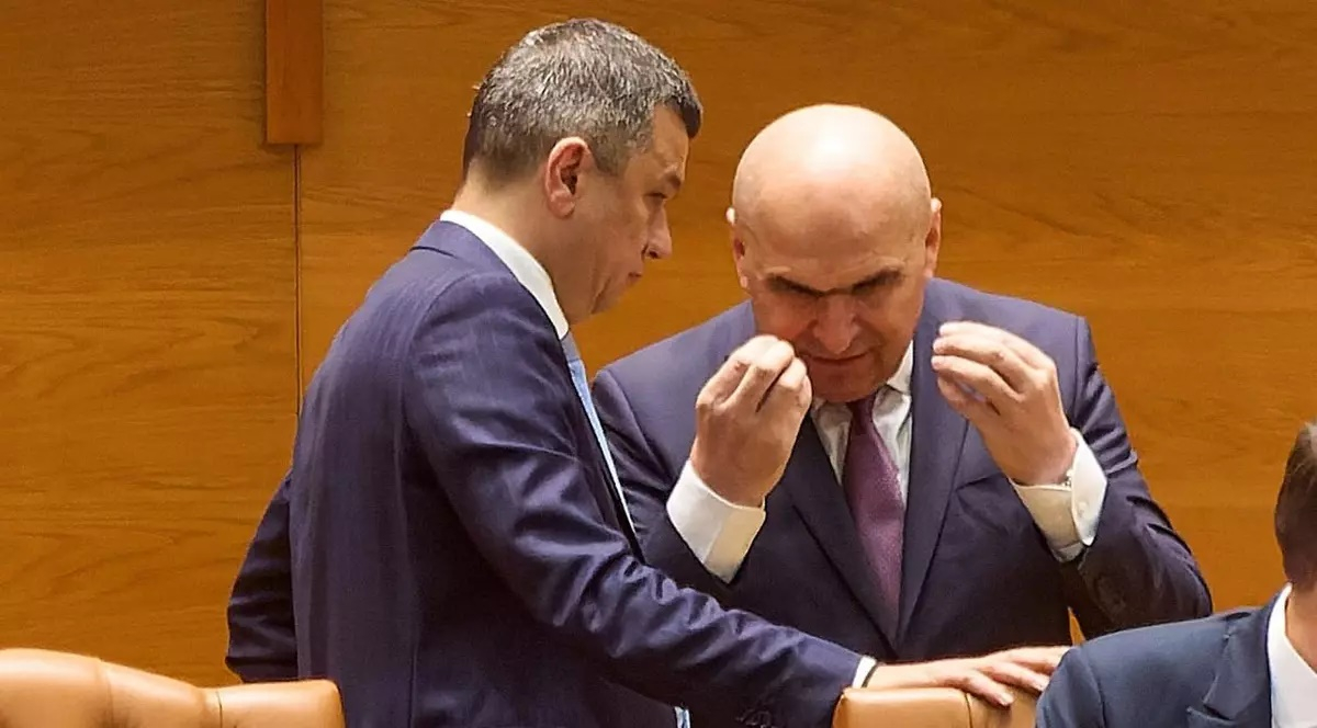 Moneda naţională, în așteptarea rezultatului disputei PSD - Bolojan