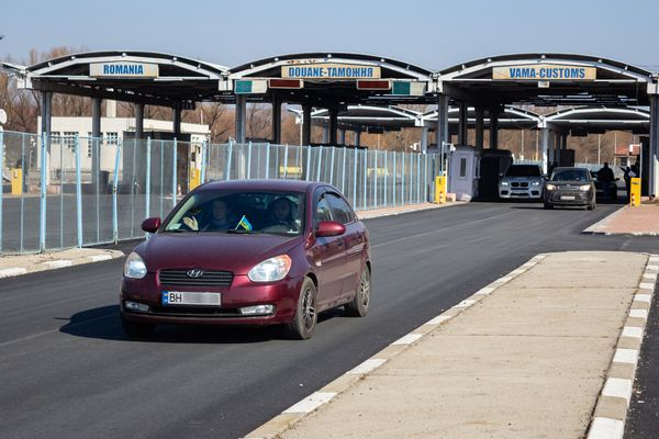 Peste 400 de refugiați ucraineni au intrat în ţară pe la vama Galați