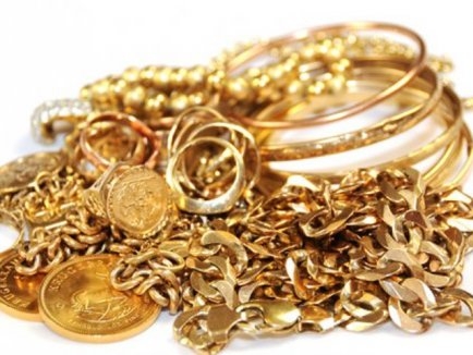 Vezi cât a putut să fure un puşti de 16 ani din casa bunicilor săi din Pechea!